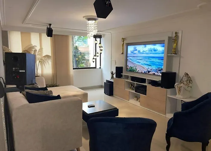Hermoso Apartamento En El Barrio El Poblado De Medellin, Exclusivo Y Elegante