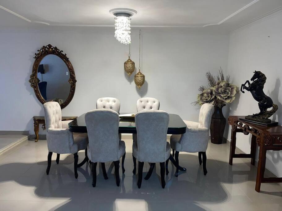 Apartment Hermoso Apartamento En El Barrio El Poblado De Medellin, Exclusivo Y Elegante *