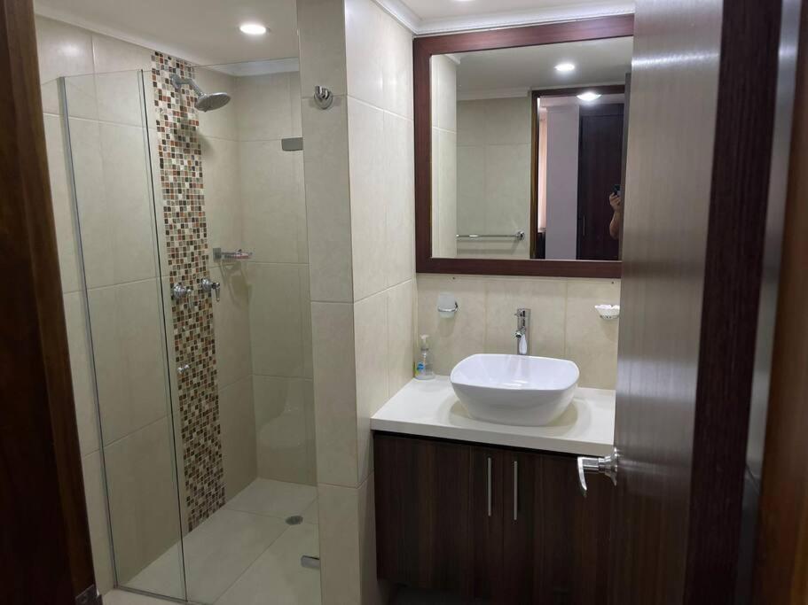 Hermoso Apartamento En El Barrio El Poblado De Medellin, Exclusivo Y Elegante